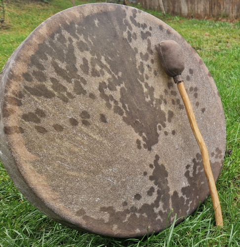 Šamanský bubon 46cm Vŕba Masív - Kozia koža - s kameňom - Petrovič Drums 